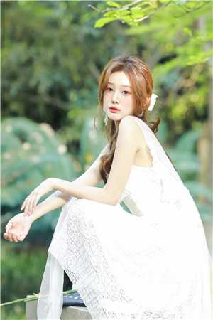被祖龙偷听心声后，她成了大秦吉祥物