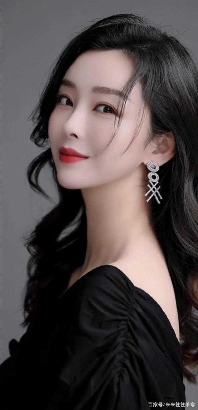 完结小说娇妻又甜又魅，军婚大佬彻底沦陷了(叶清欢清欢)_娇妻又甜又魅，军婚大佬彻底沦陷了叶清欢清欢免费完结小说
