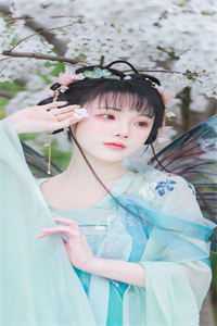 结婚纪念日，老公陪白月光去扫墓