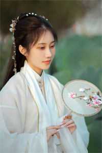 性转成女，我在女寝左拥右抱(杜青李立)完结版小说_完结小说推荐性转成女，我在女寝左拥右抱杜青李立